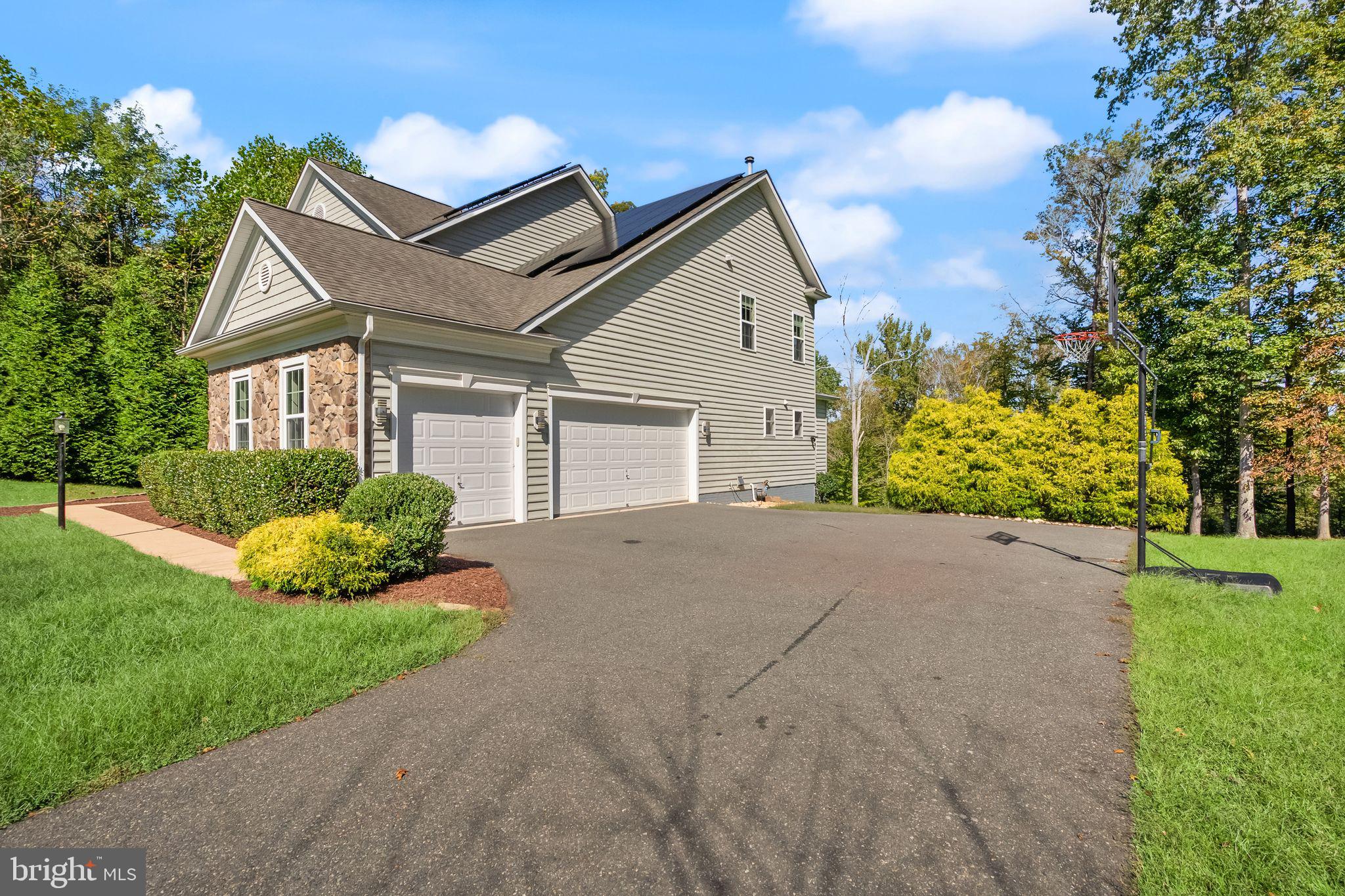 51 MAIDENHAIR WAY