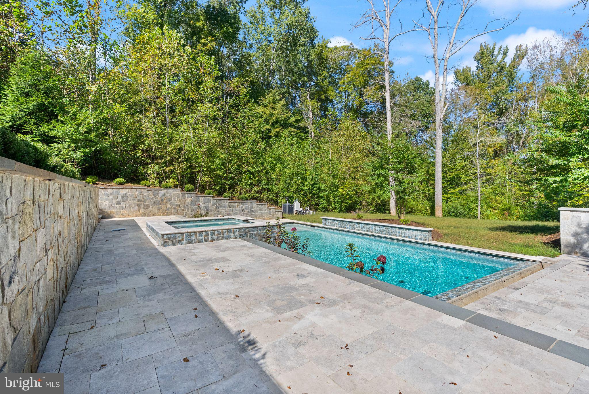 MILLSTONE AT THE GLENS - Residential