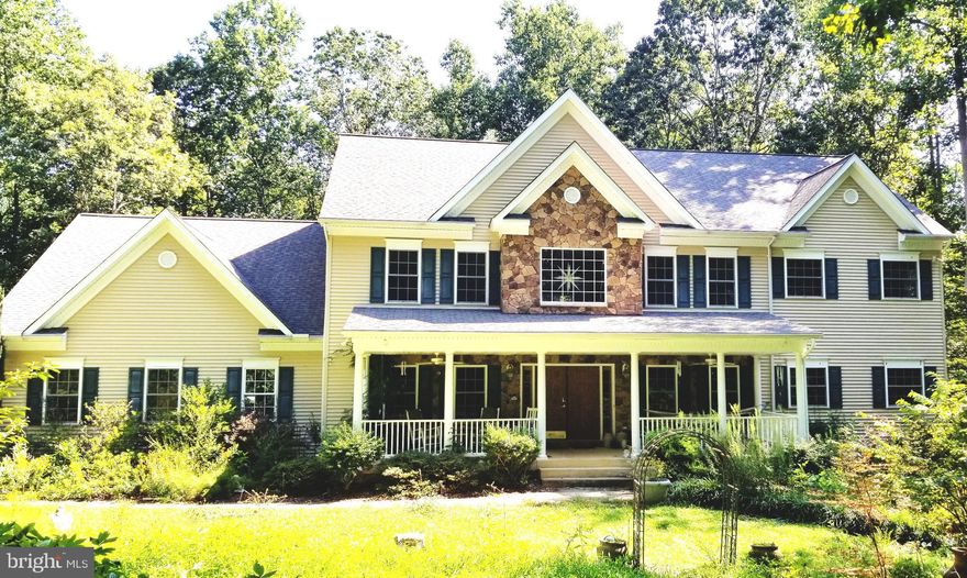 CLASSIC CONCEPT CUSTOM BUILT HOME. MASTER BATH AND MASTER BEDRROM ARE ON THE MAIN LEVEL. THIS HOME IS NOT A NEW BUILD. THE PICTURES SHOWN ARE FROM THE ORIGINAL CONSTRUCTION TO GIVE THE PROSPECTIVE BUYER AN IDEA OF THE QUALITY OF THE HOME. THE HOME IS CURRENTLY LISTED FOR SALE IN IT'S "AS IS" CONDITION.  THIS HOME WAS CUSTOM BUILT IN 2008. PLEASE SEE PICTURES FOR FLOOR PLAN DETAILS.