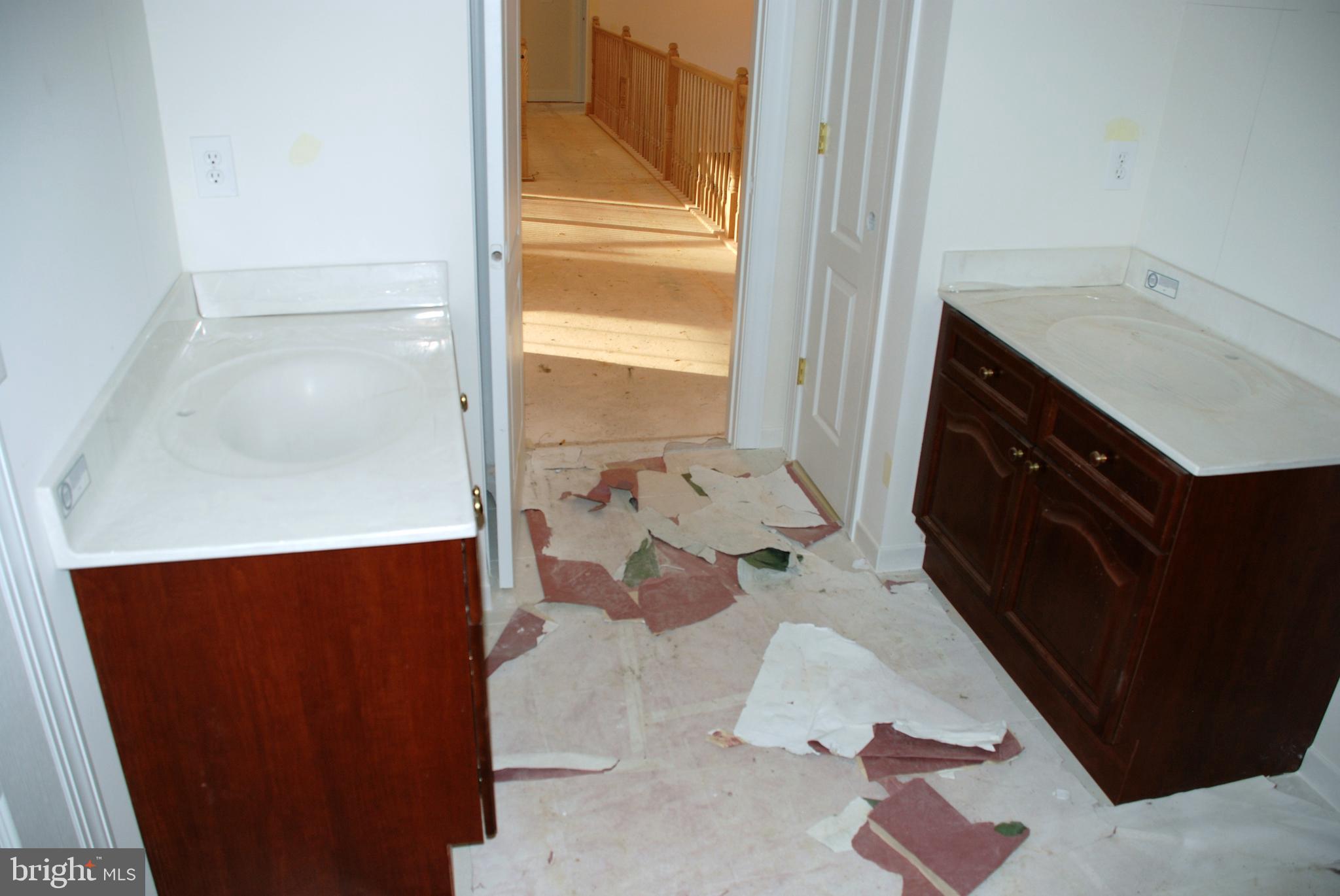 CLASSIC LAKES - Residential