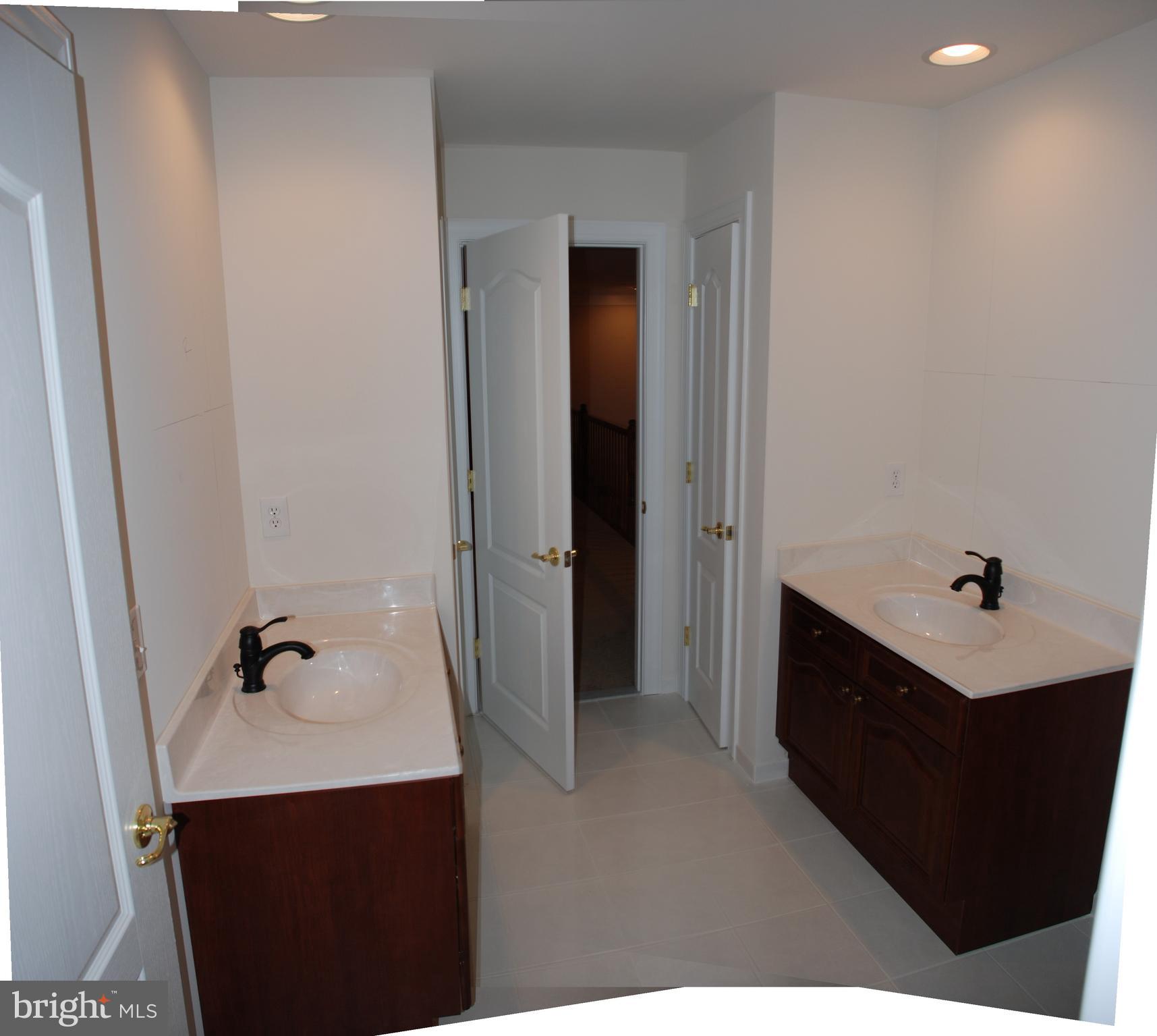 CLASSIC LAKES - Residential