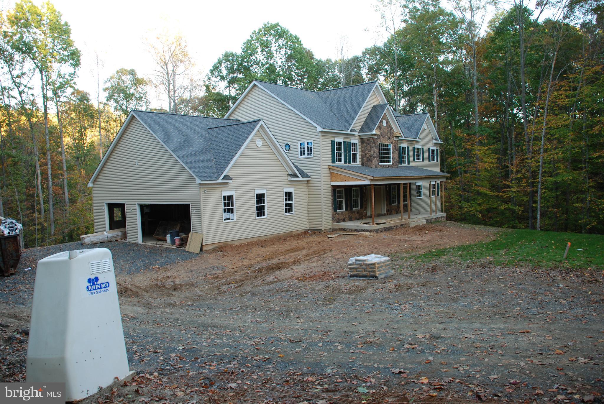 CLASSIC LAKES - Residential