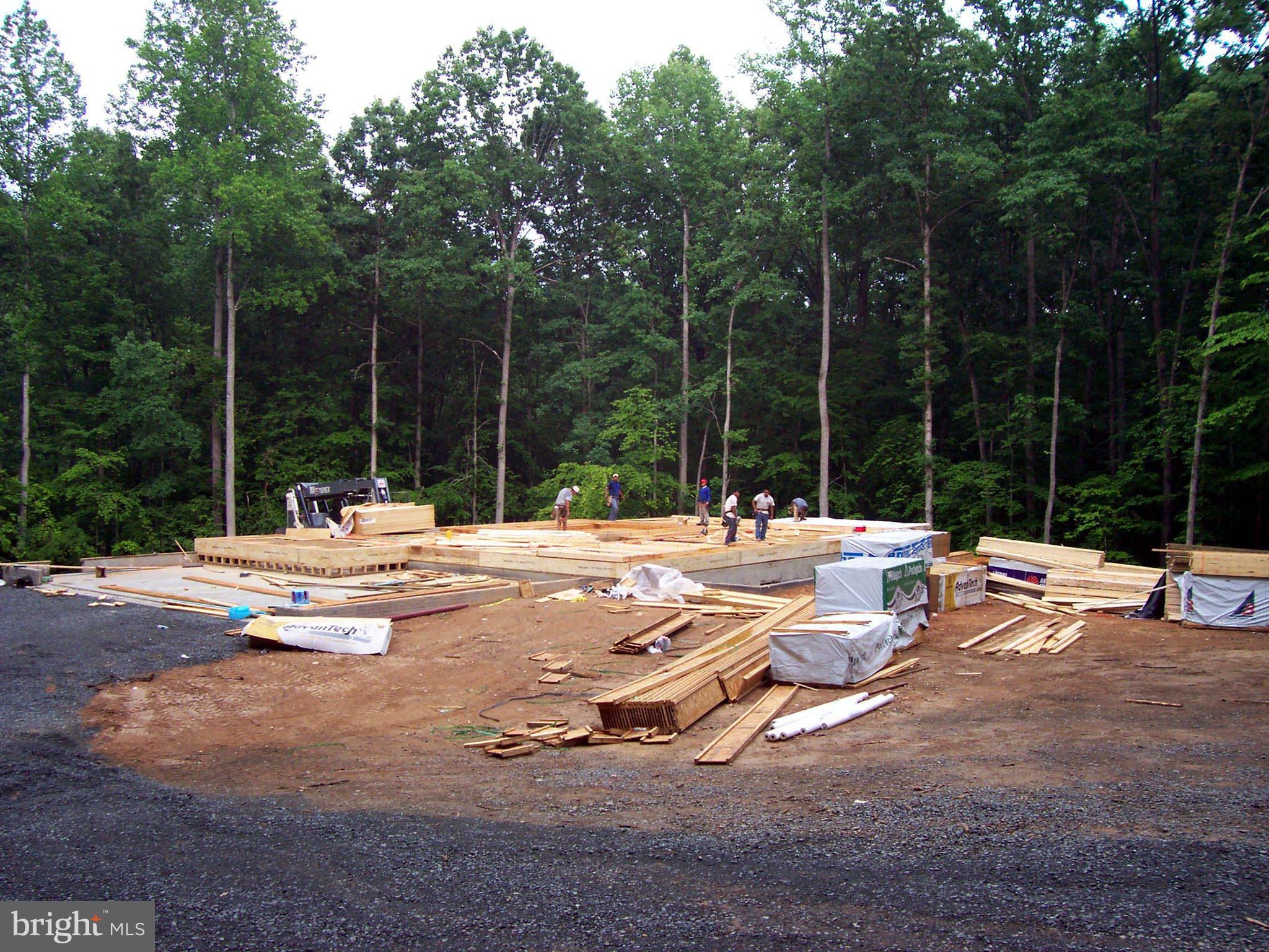 CLASSIC LAKES - Residential