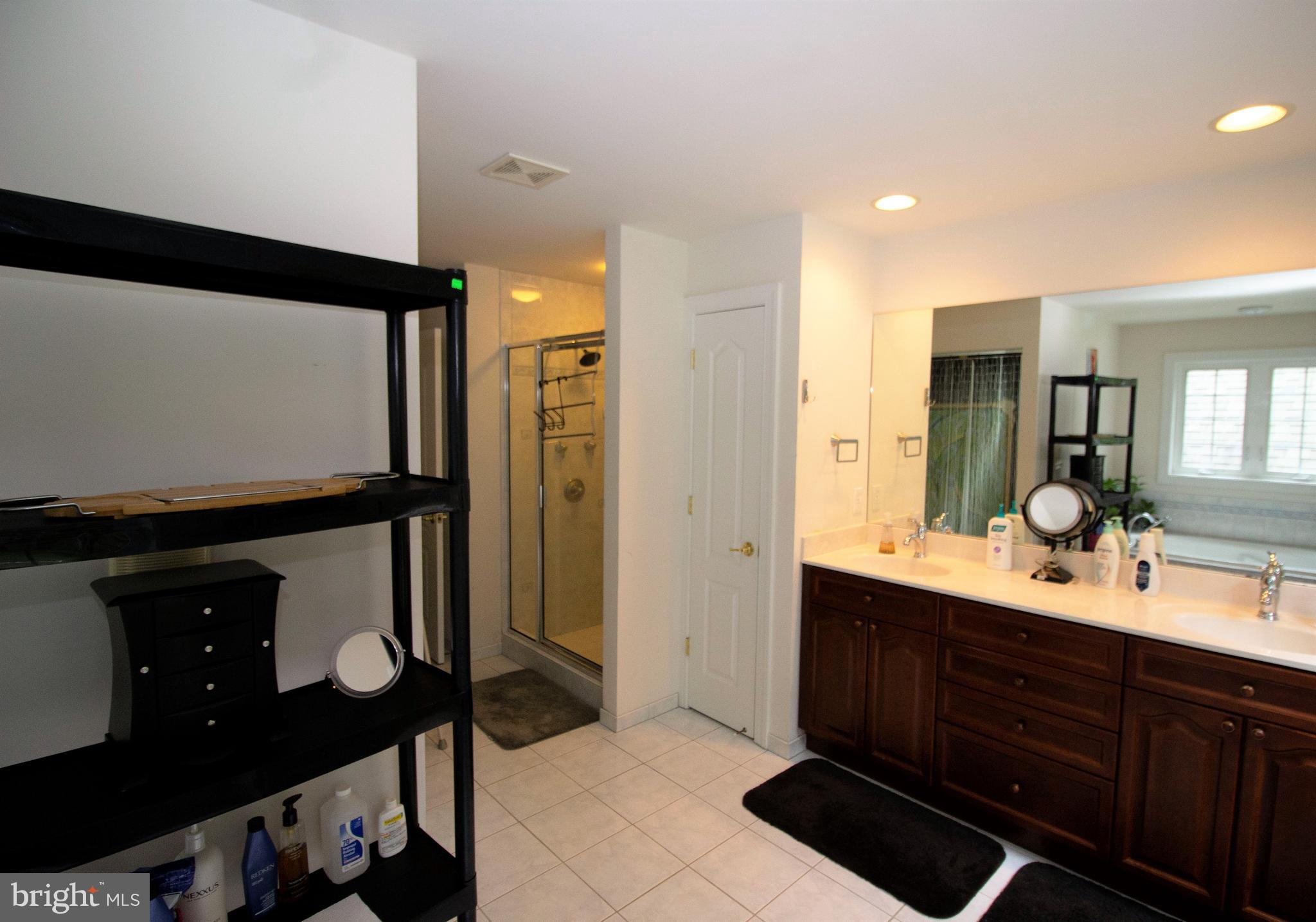 CLASSIC LAKES - Residential