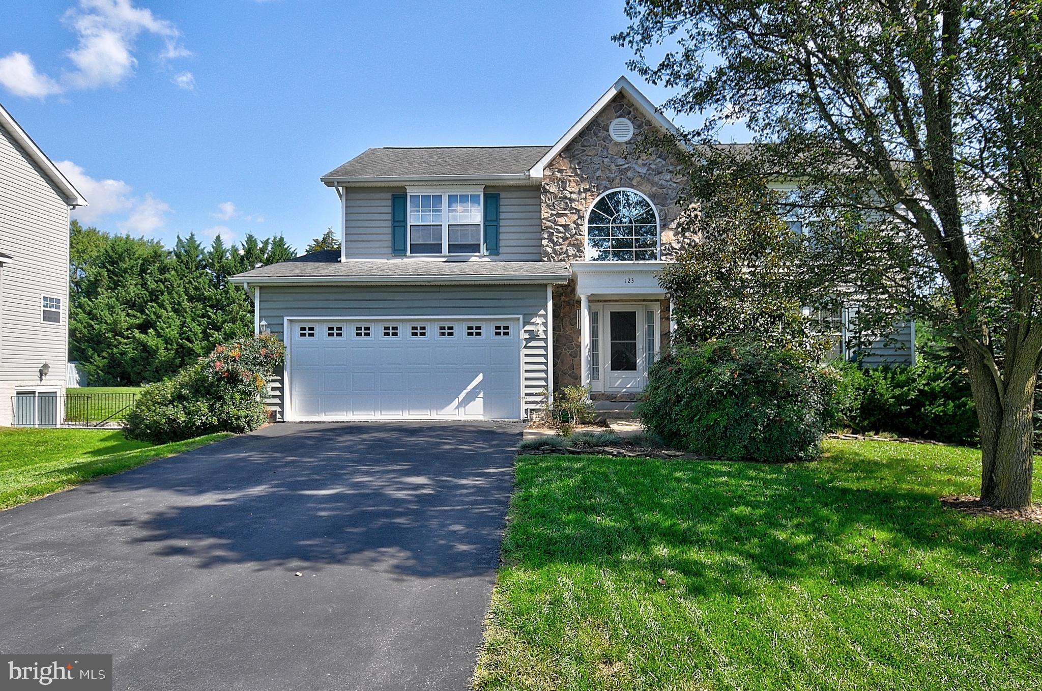 SARATOGA MEADOWS - Residential