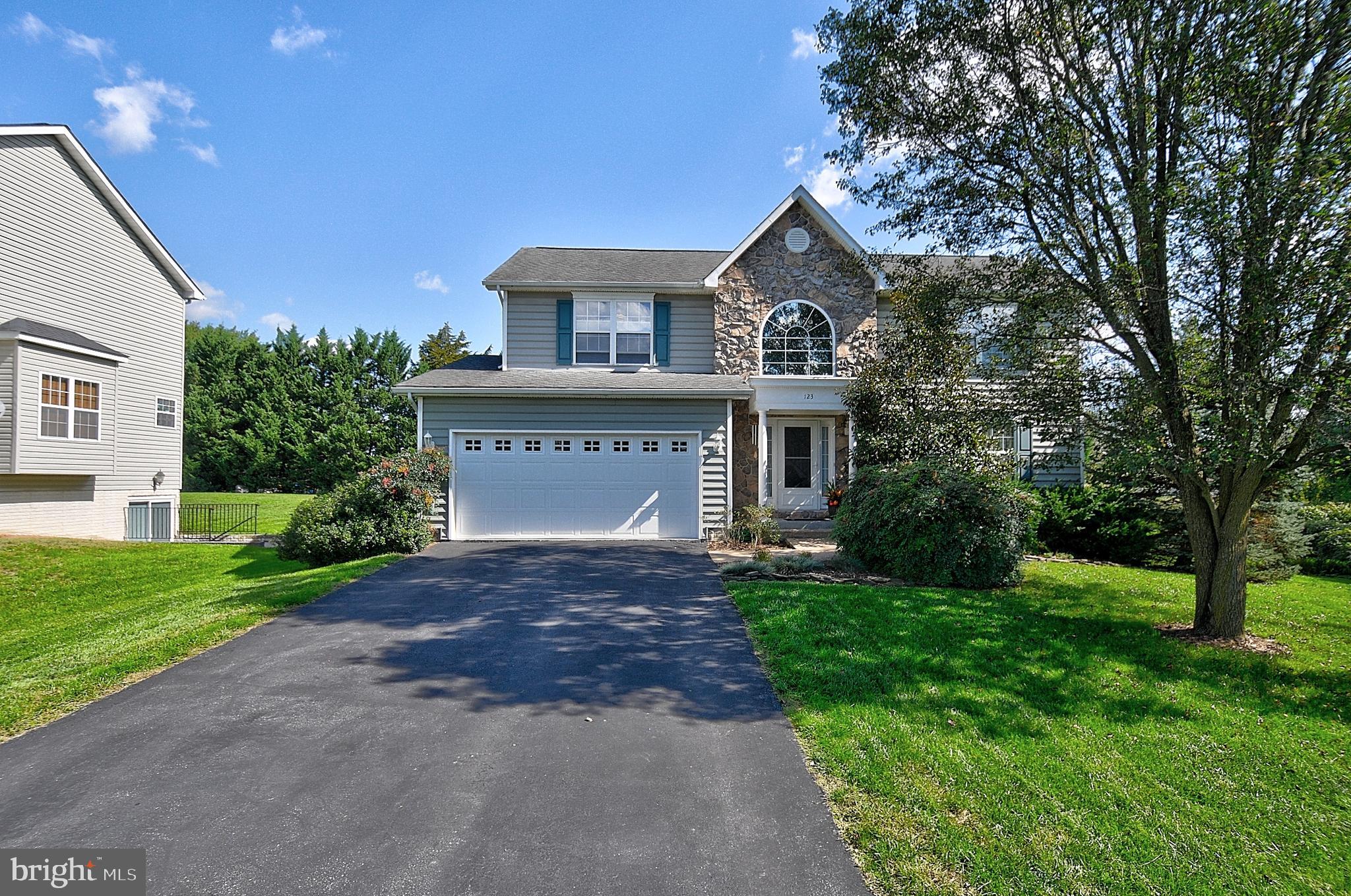 SARATOGA MEADOWS - Residential