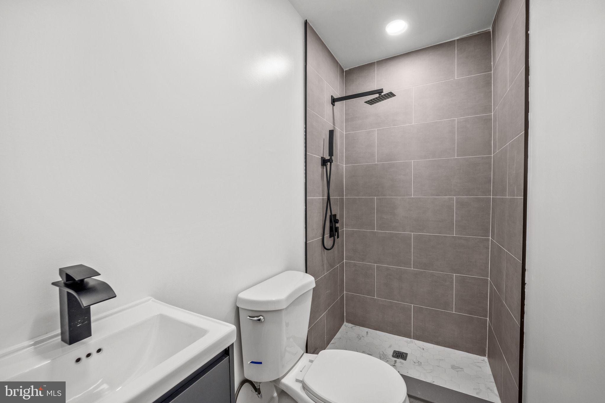 WEST OAK LANE - Residential