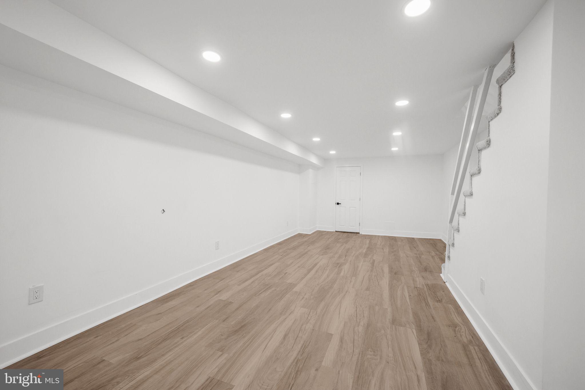 WEST OAK LANE - Residential