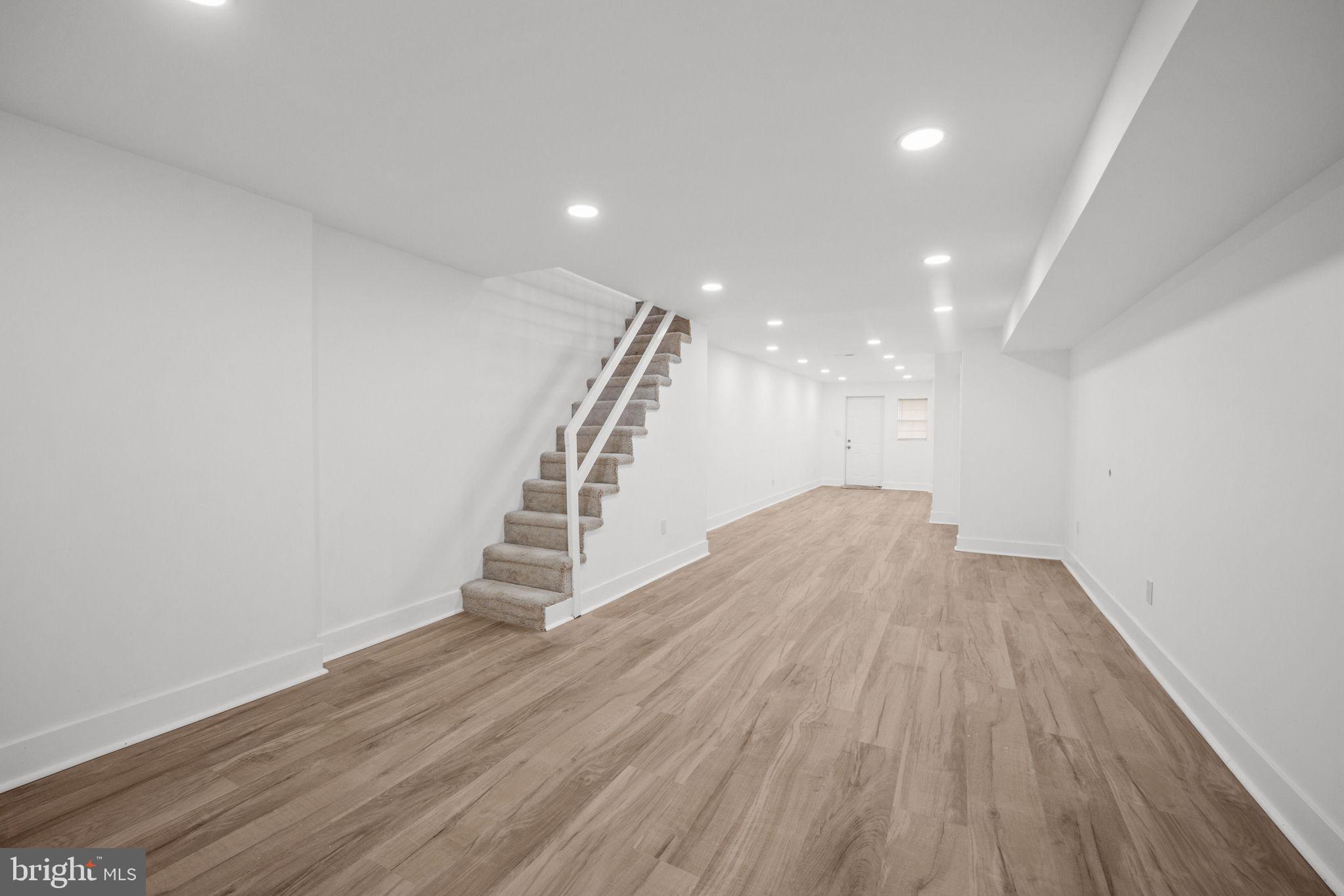 WEST OAK LANE - Residential