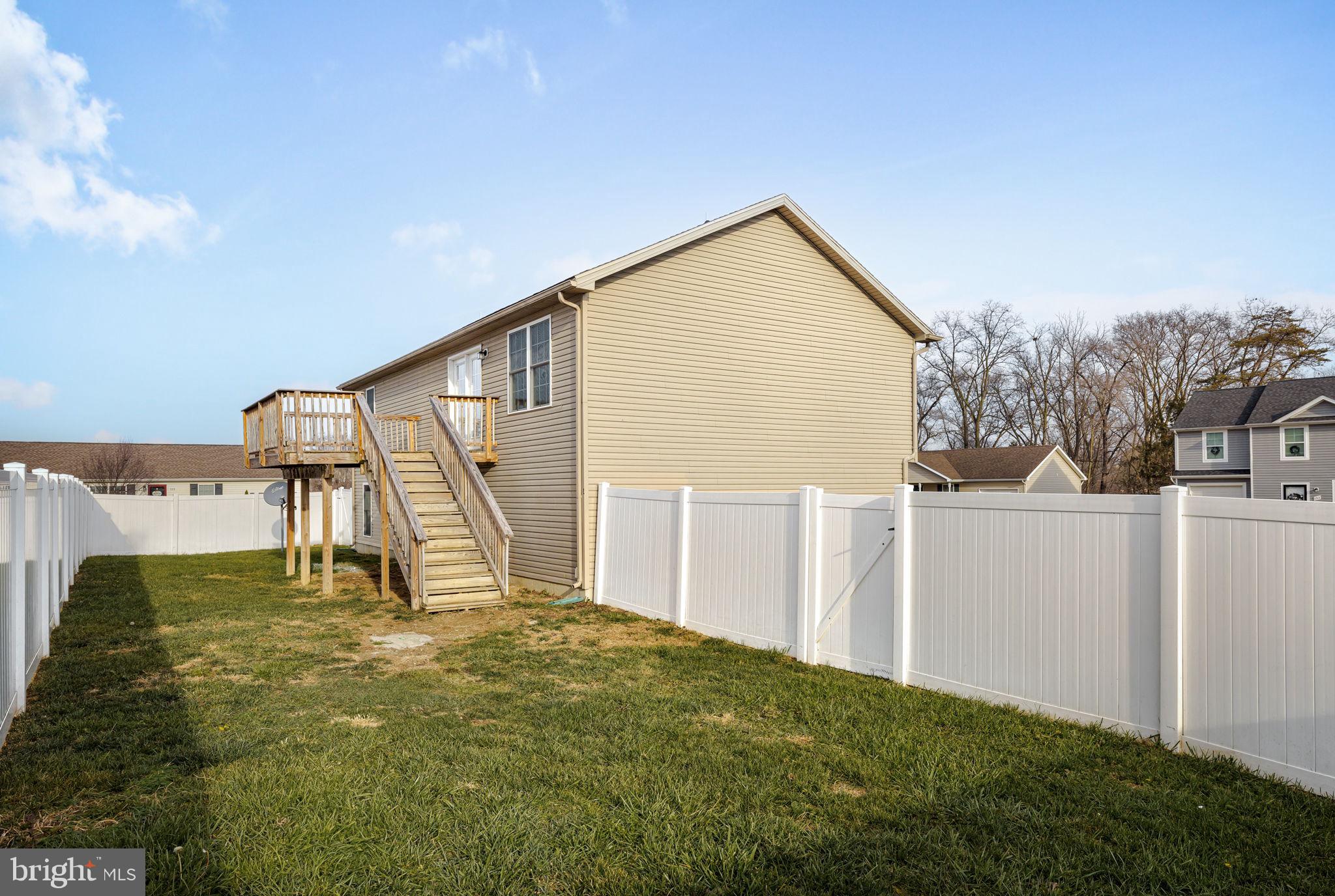 CRESTFIELD - Residential