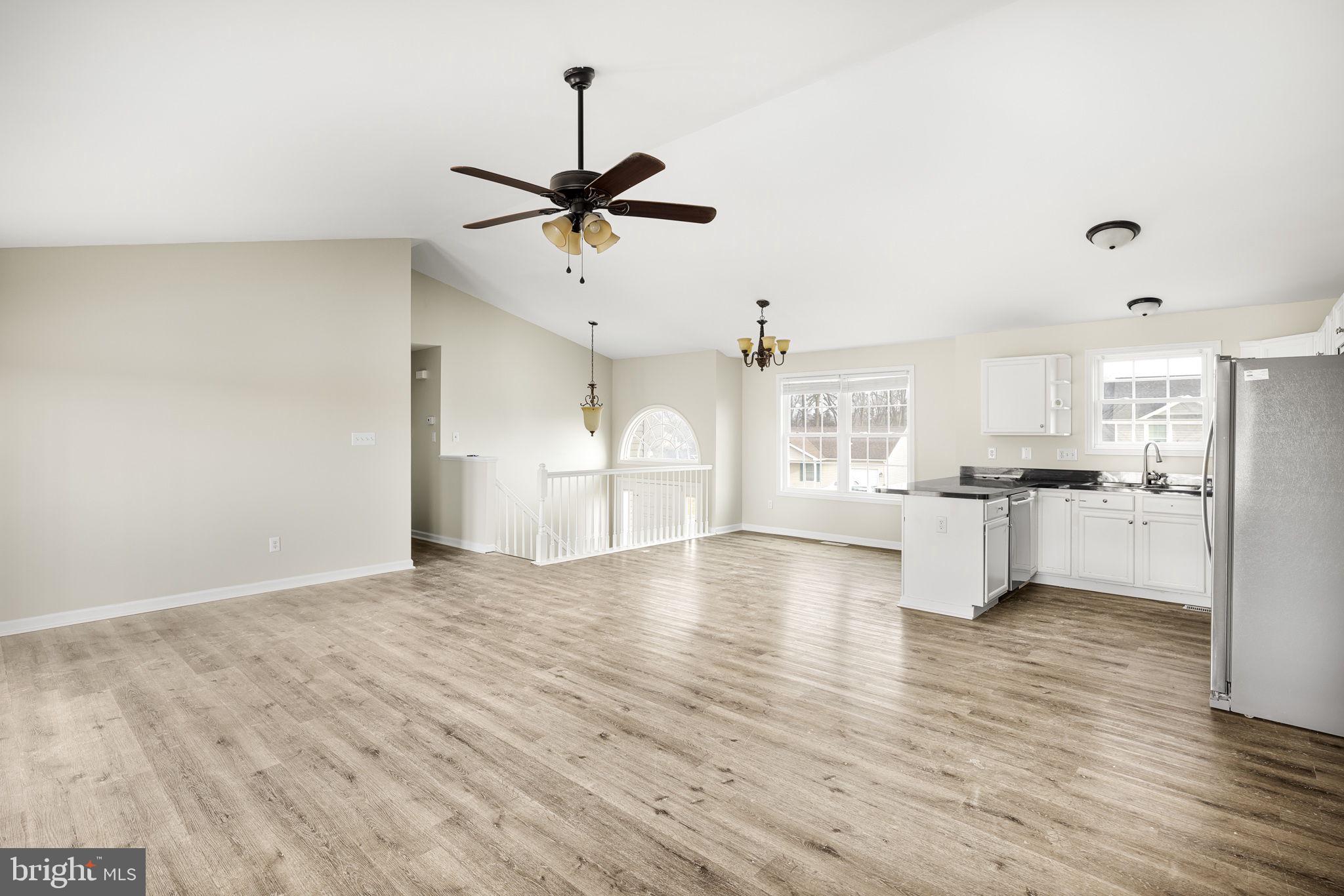 CRESTFIELD - Residential