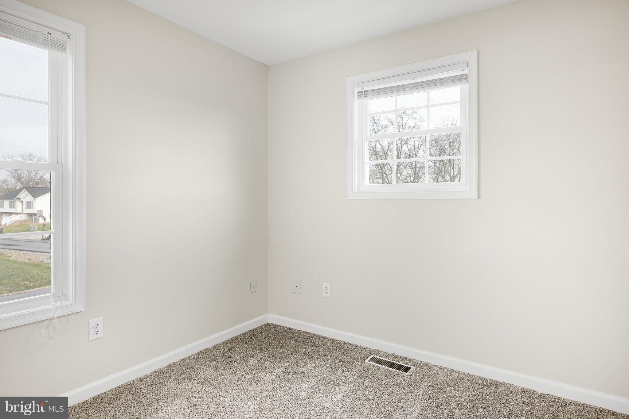 CRESTFIELD - Residential