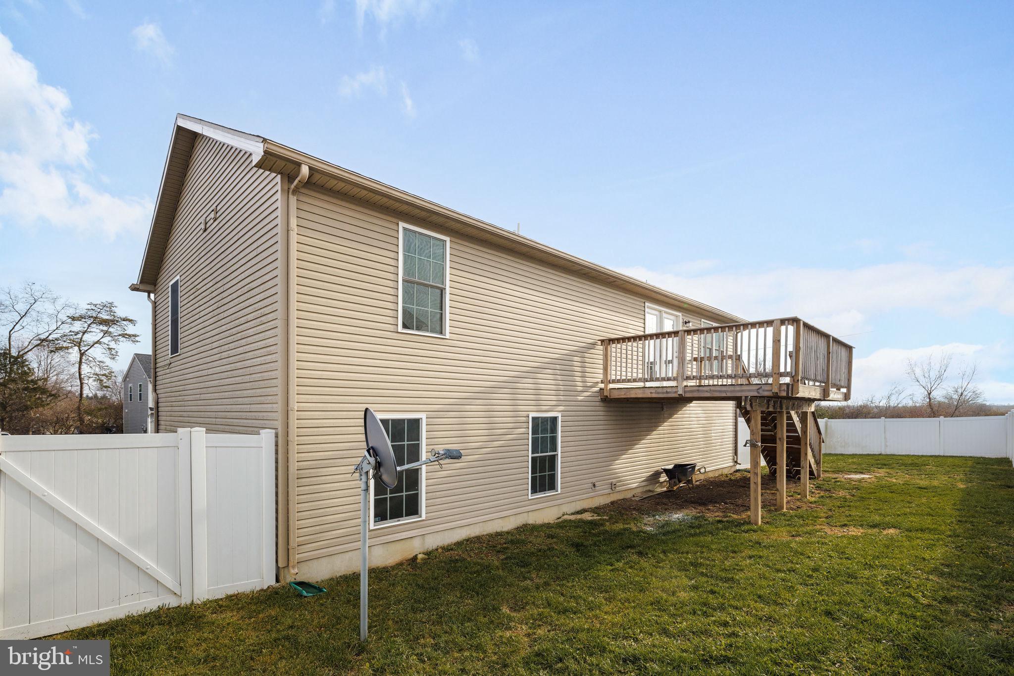 CRESTFIELD - Residential