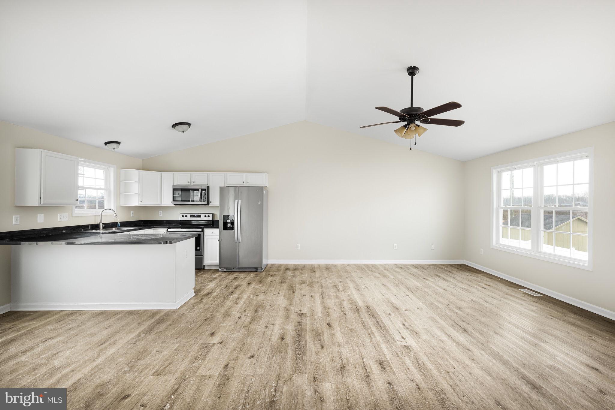 CRESTFIELD - Residential