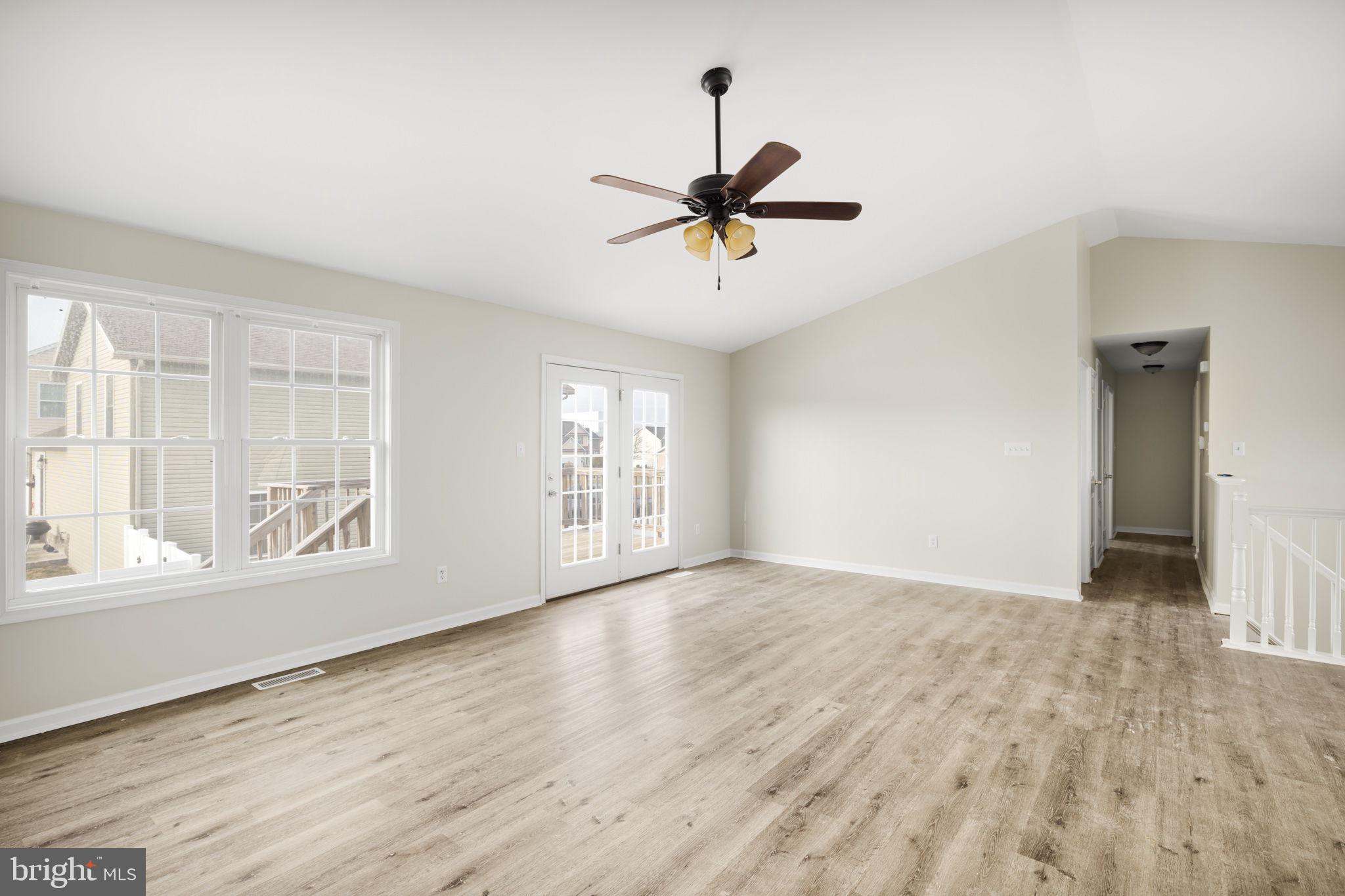 CRESTFIELD - Residential