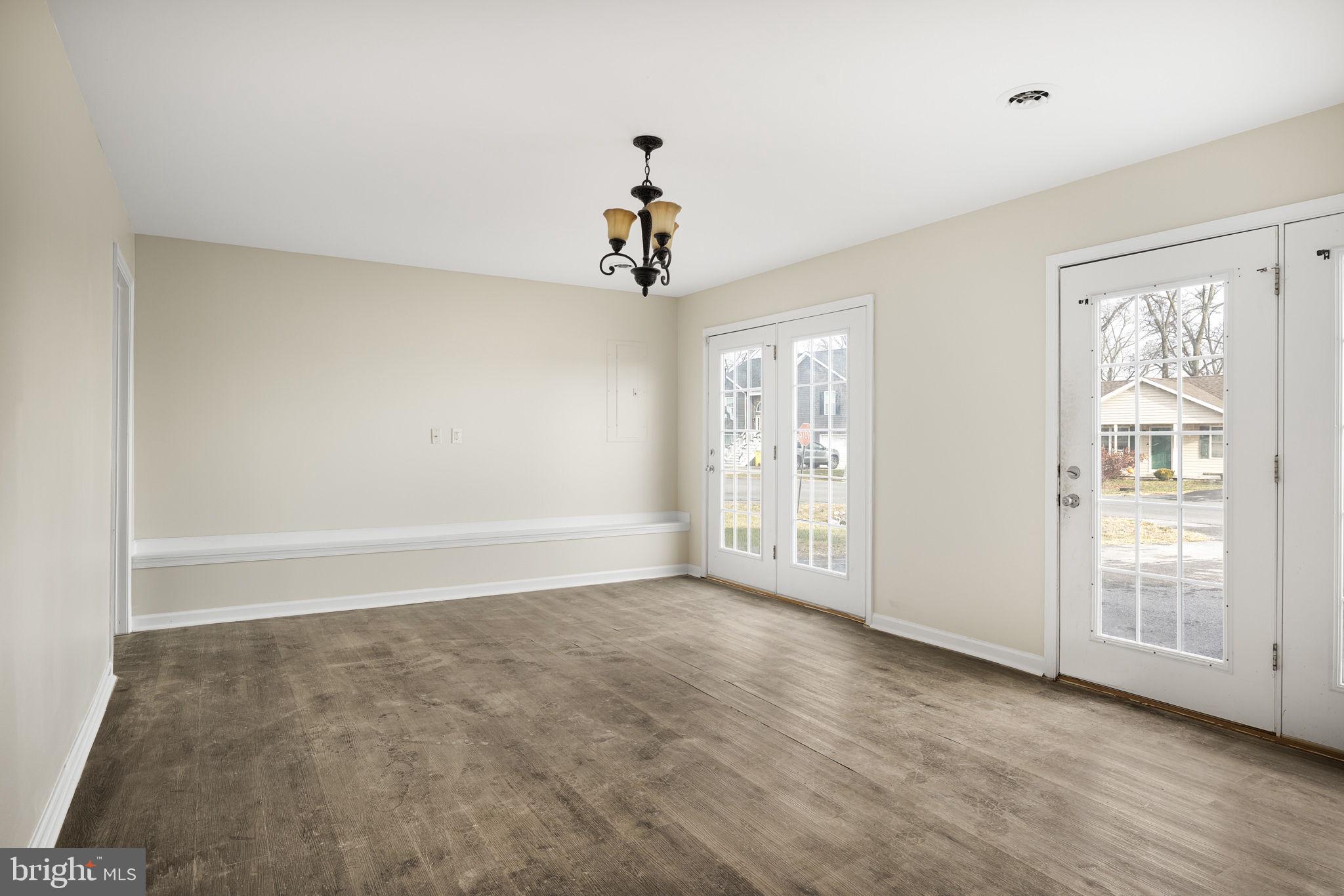 CRESTFIELD - Residential