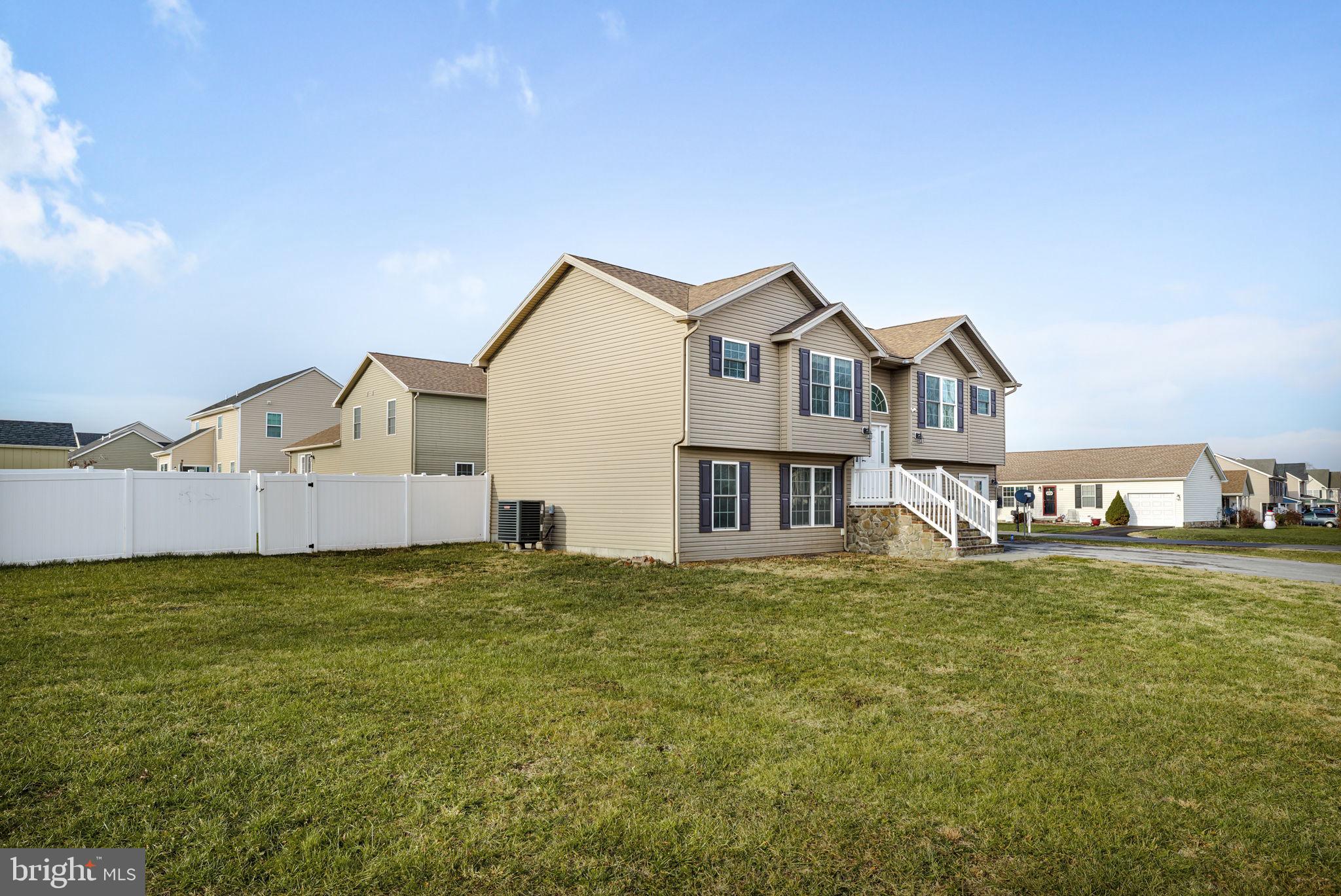 CRESTFIELD - Residential