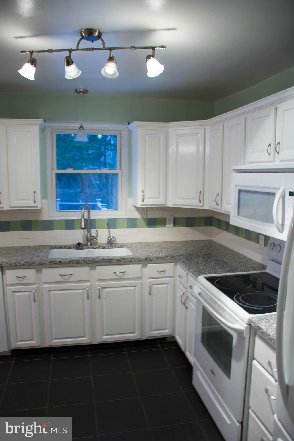 WARREN J WILLETT'S SUB - Residential Lease