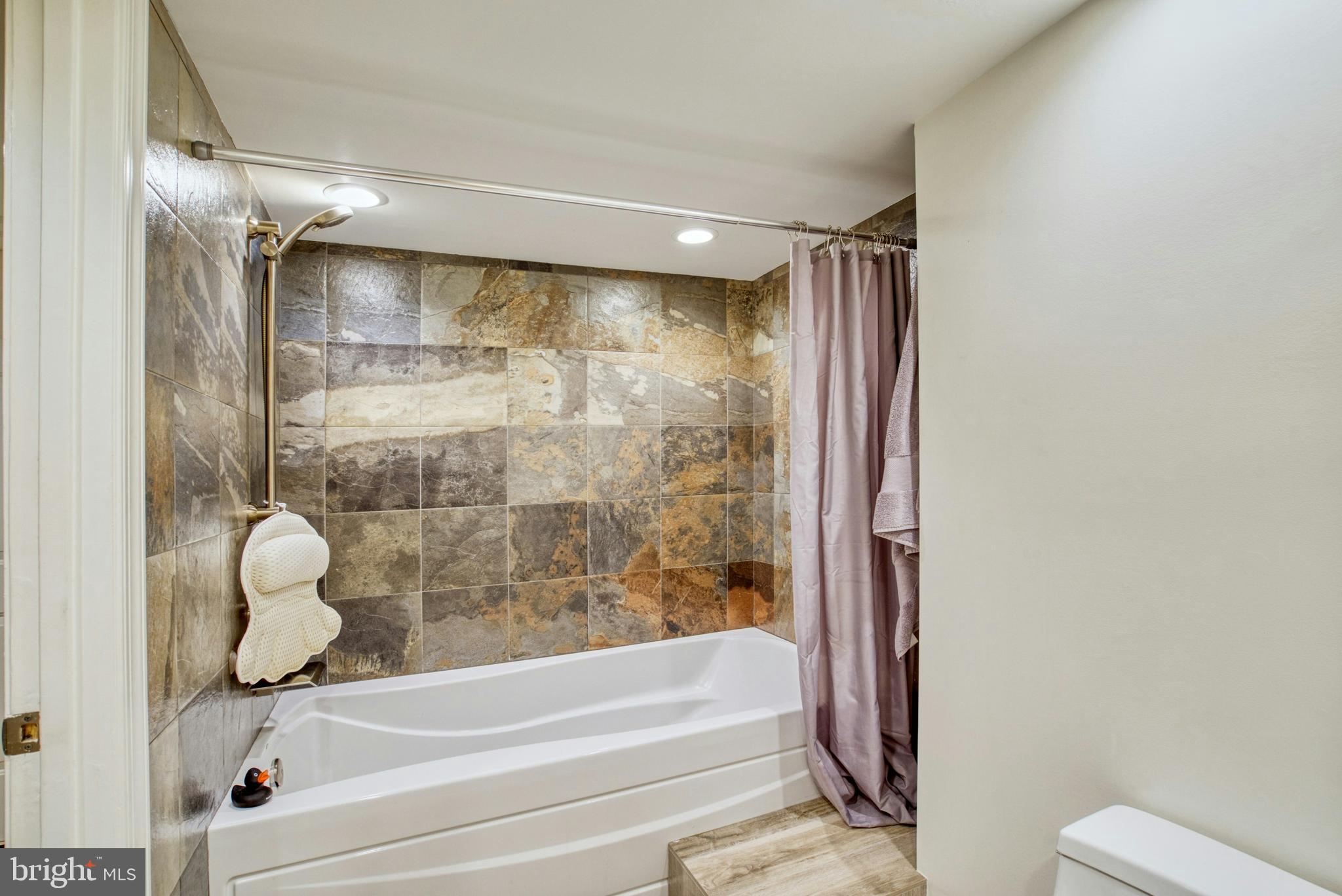 BROADMONT - Residential