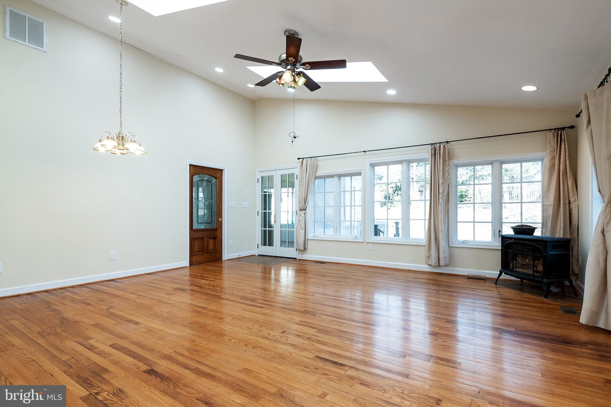 ROCK CREEK PALISADES - Residential Lease