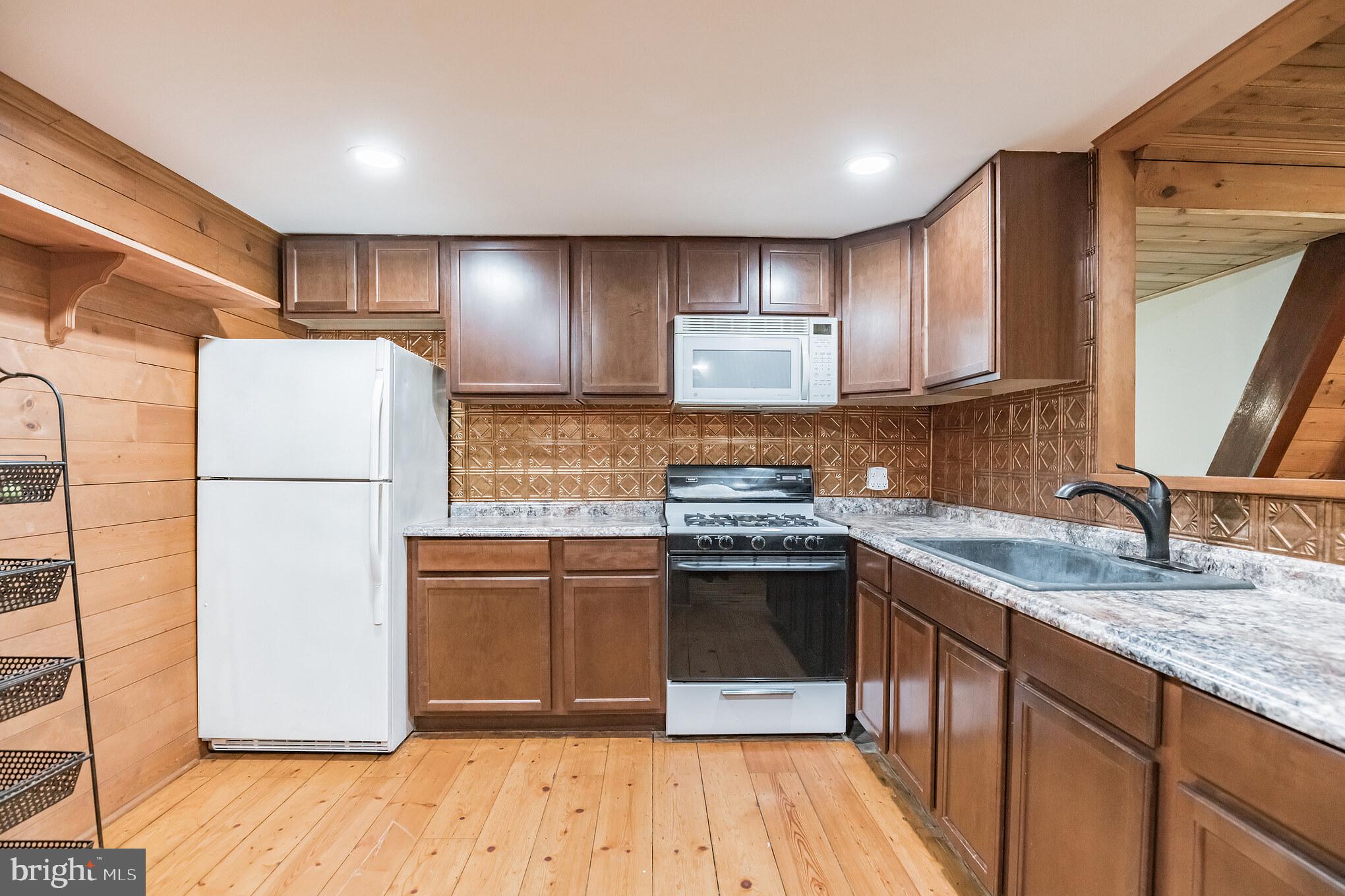 WHITE SANDS - Residential