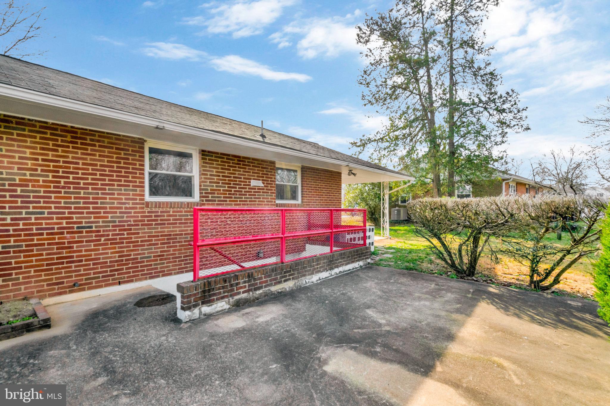 VIRGINIA HILLS - Residential