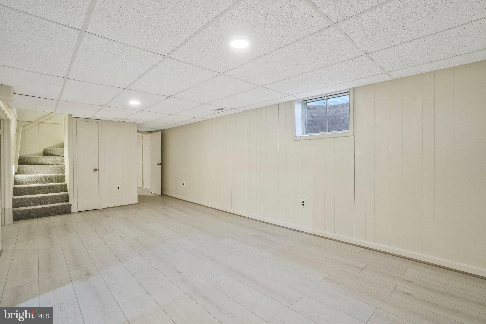 VIRGINIA HILLS - Residential