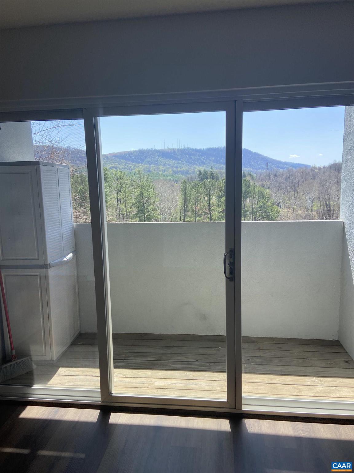 MONTICELLO OVERLOOK CONDOMINIUMS - Residential Lease