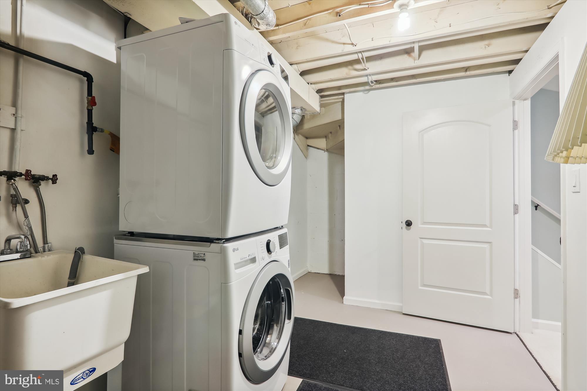 NEW MARK COMMONS - Residential