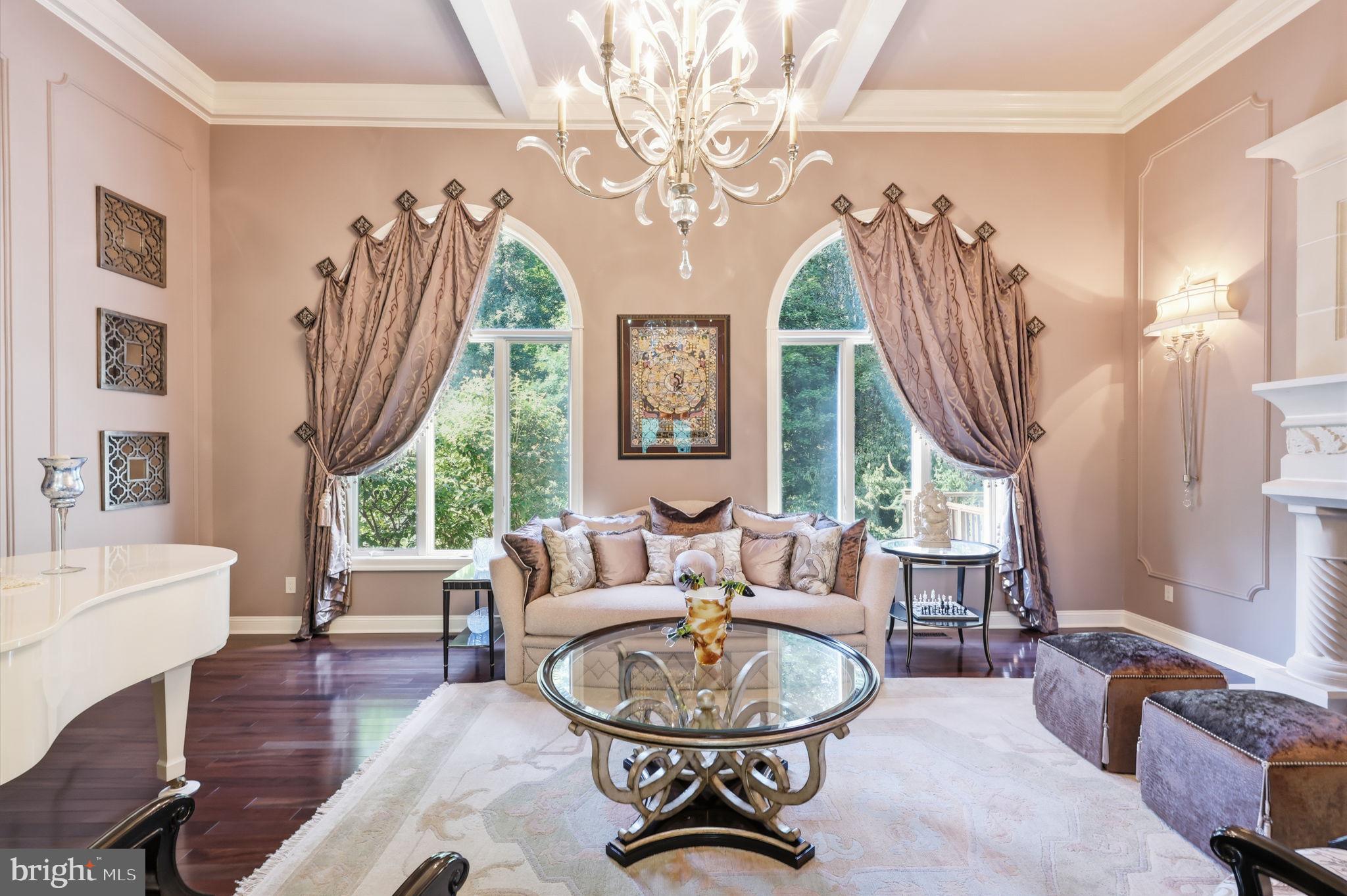 307 LYON CIRCLE