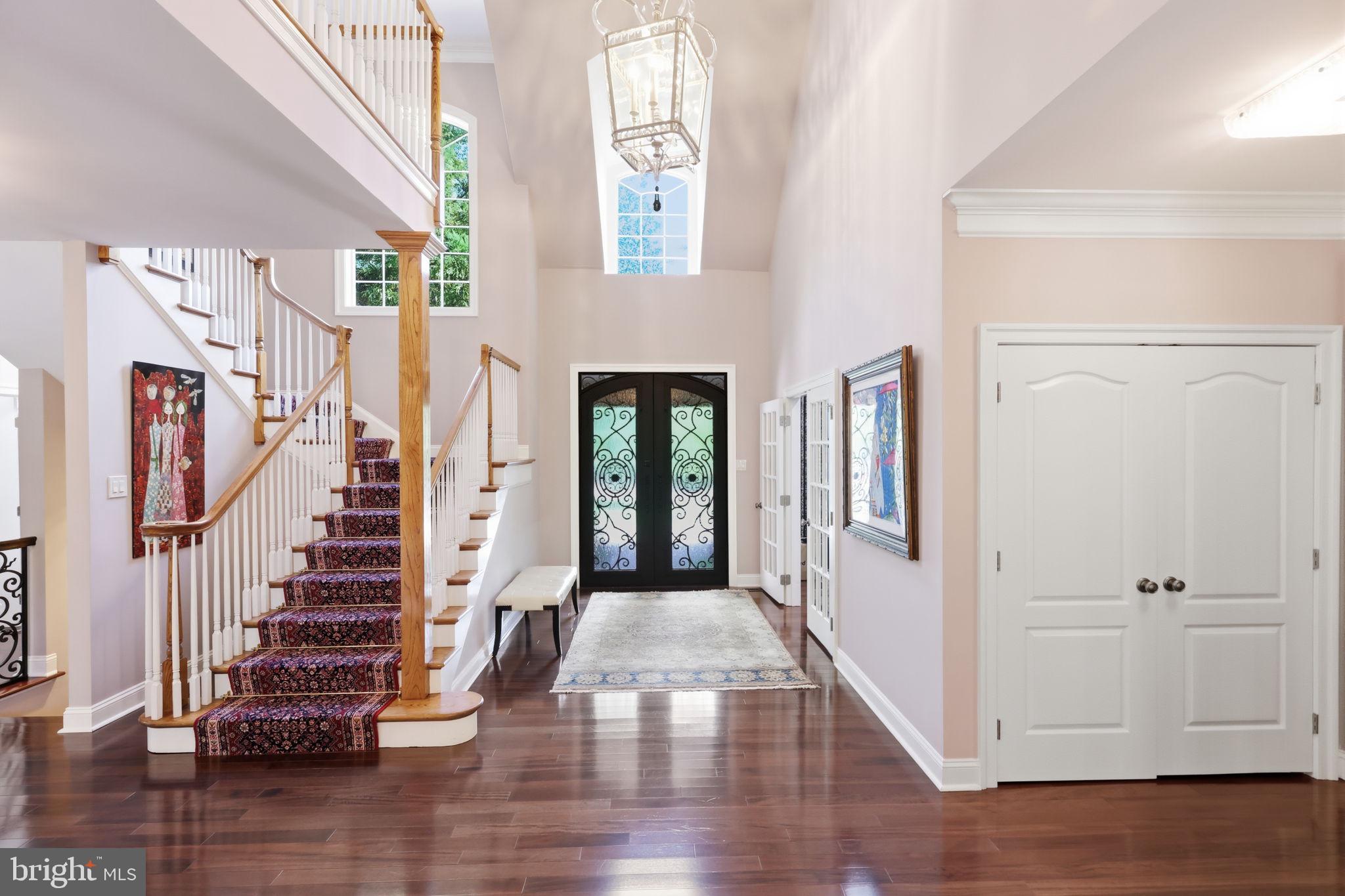 307 LYON CIRCLE