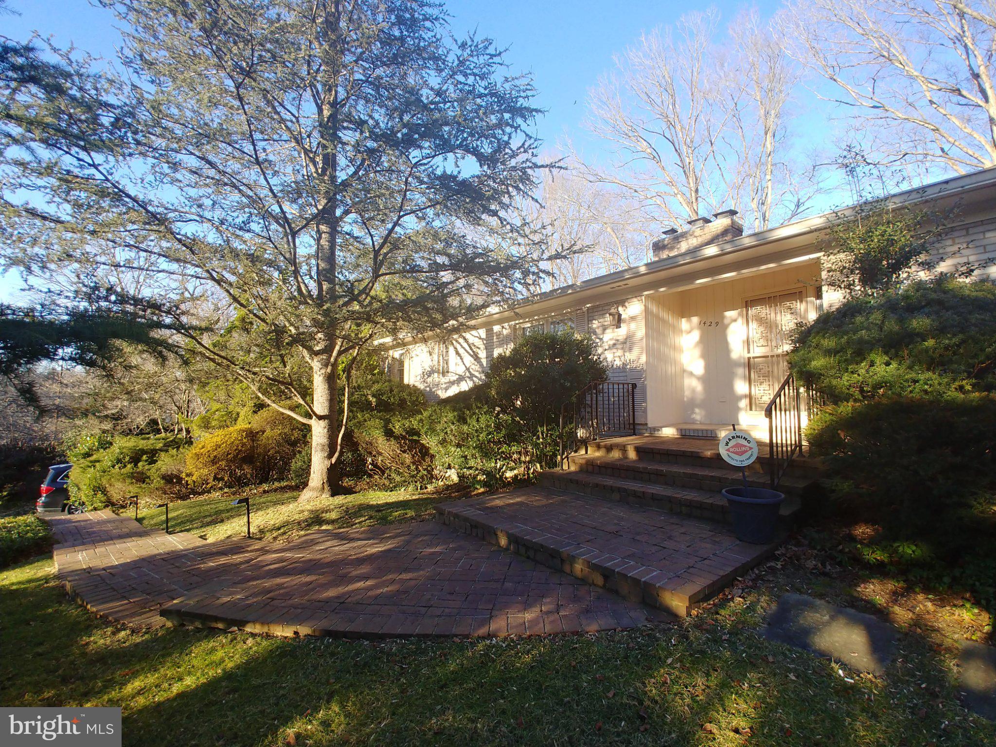 1429 LABURNUM STREET