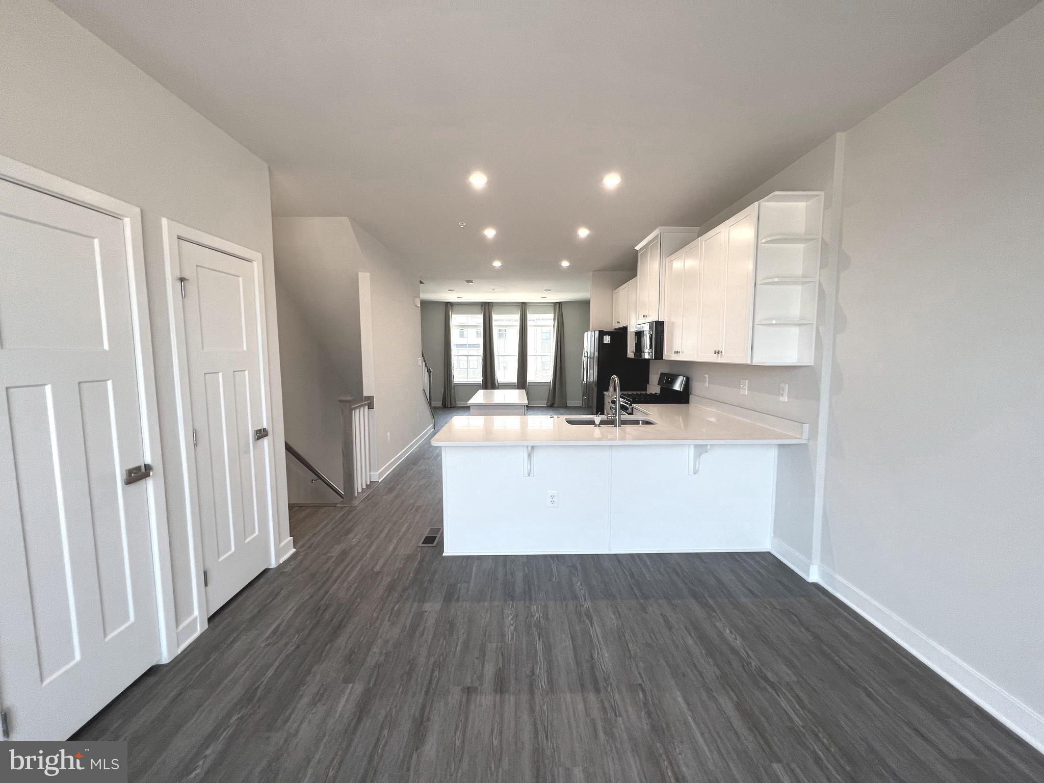 TANYARD SHORES - Residential Lease