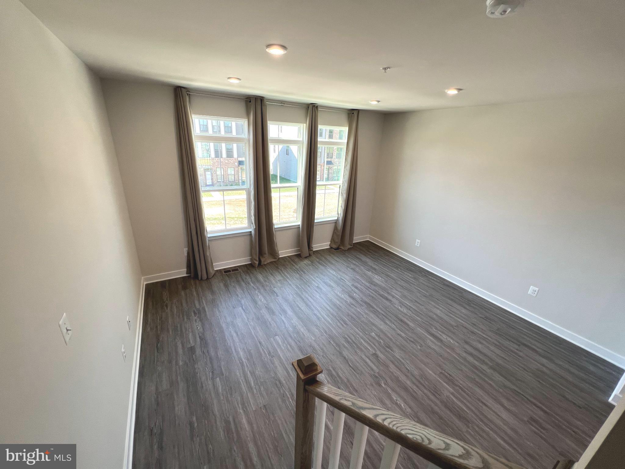 TANYARD SHORES - Residential Lease