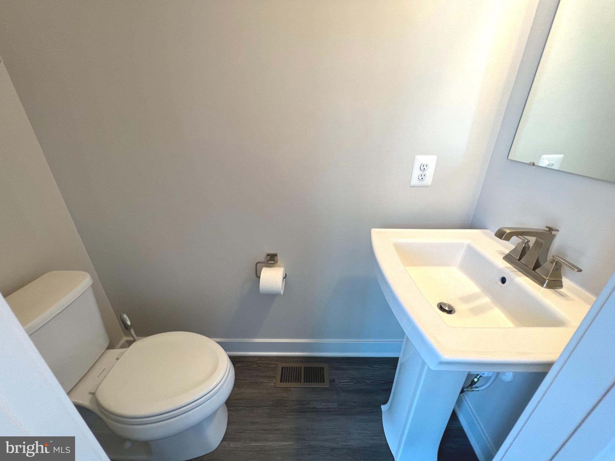 TANYARD SHORES - Residential Lease