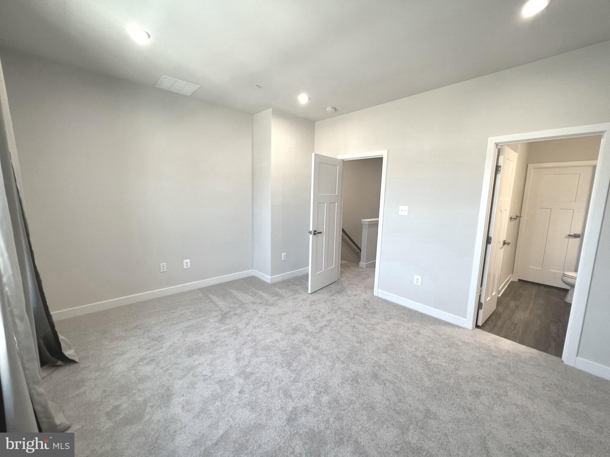 TANYARD SHORES - Residential Lease