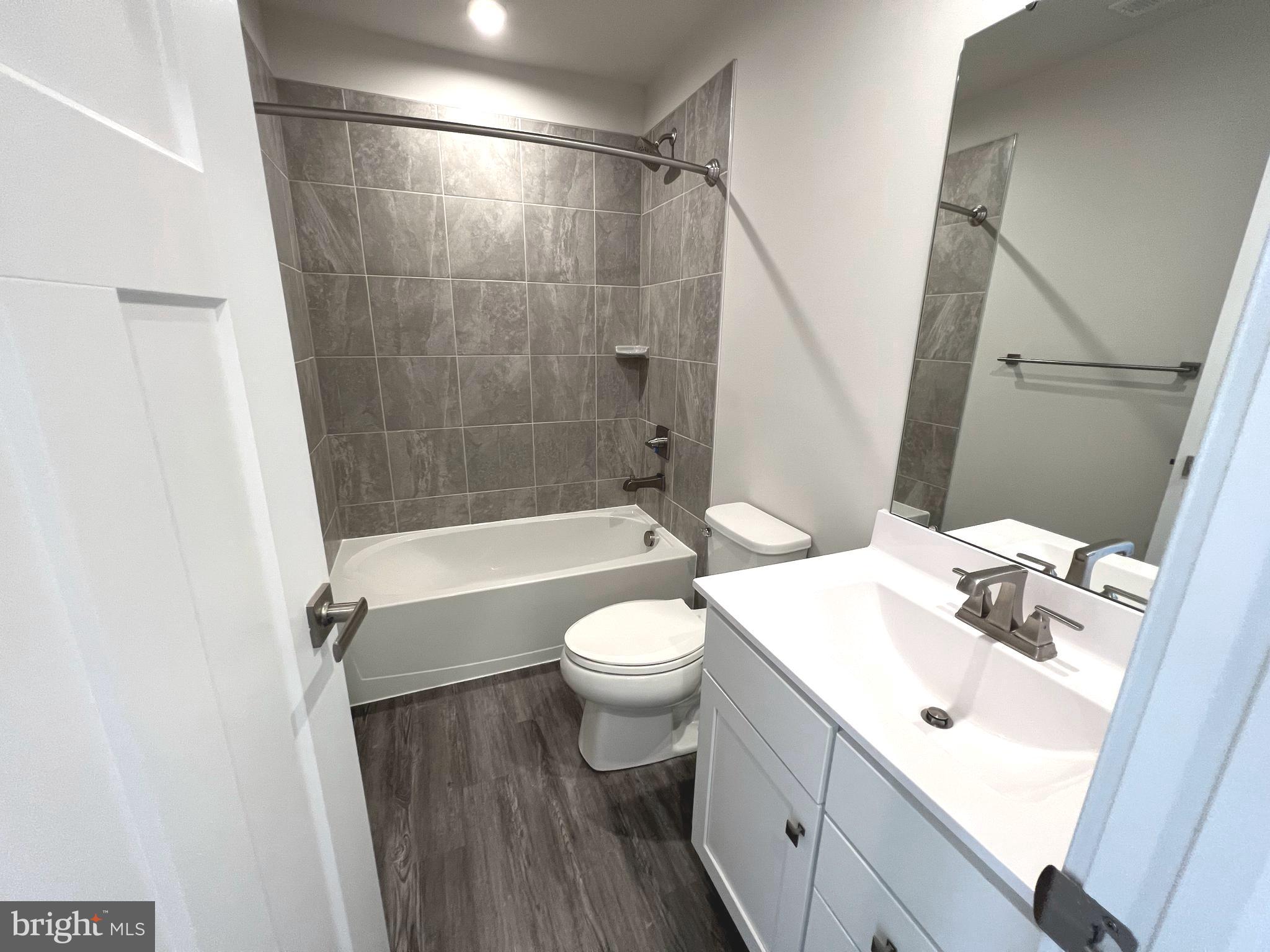 TANYARD SHORES - Residential Lease