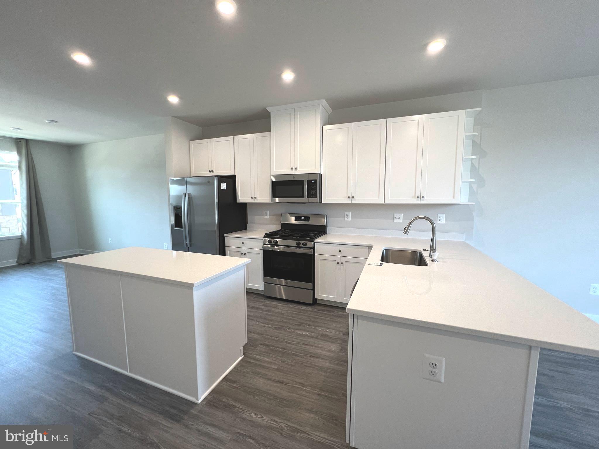 TANYARD SHORES - Residential Lease