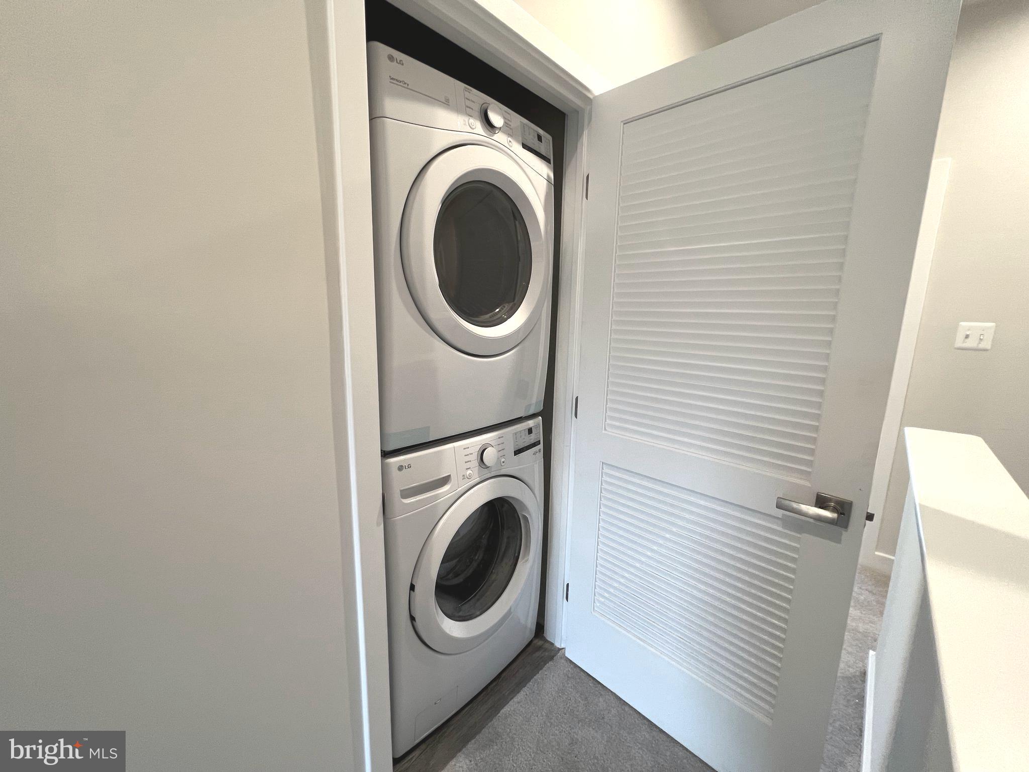 TANYARD SHORES - Residential Lease