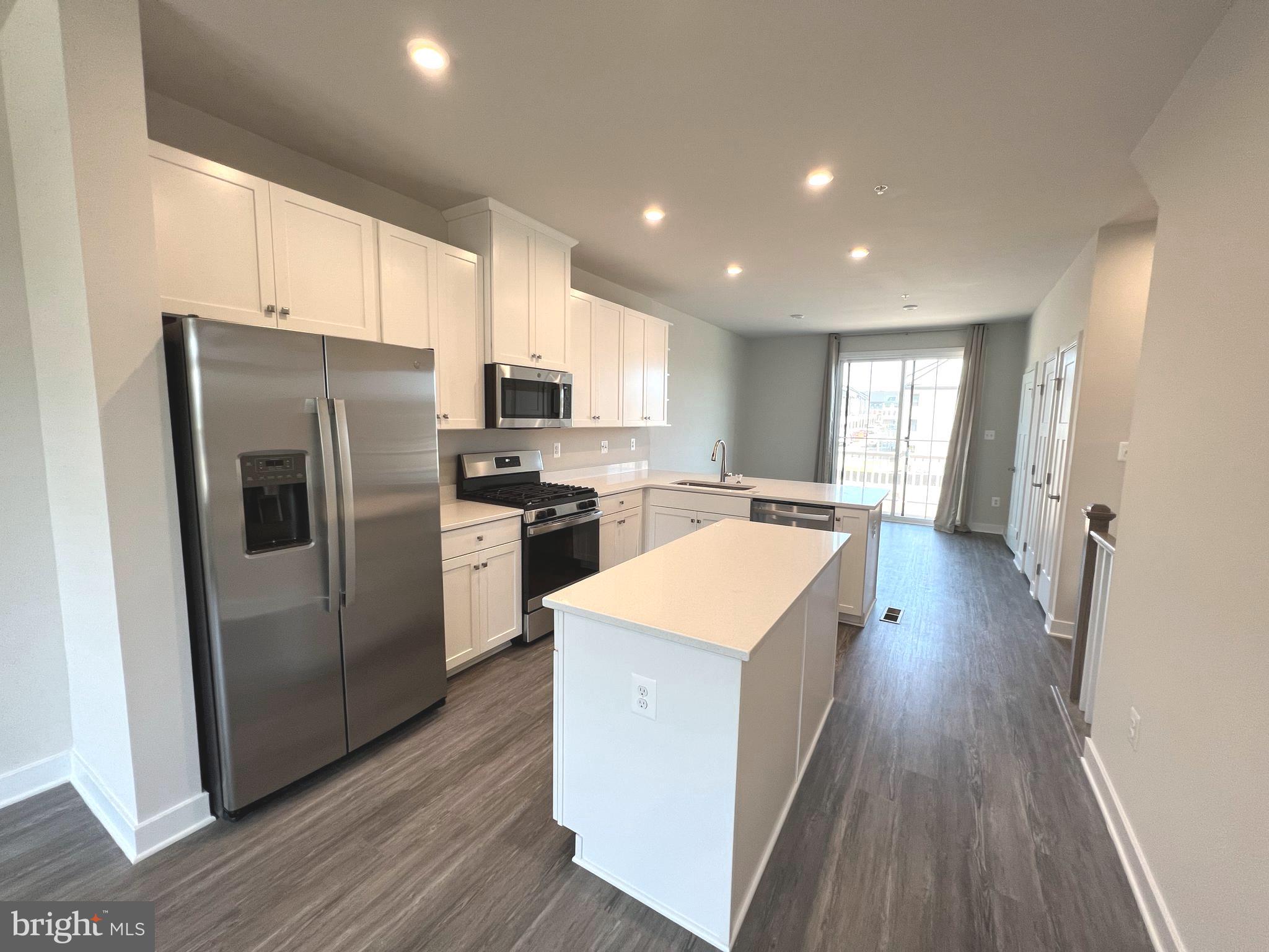 TANYARD SHORES - Residential Lease