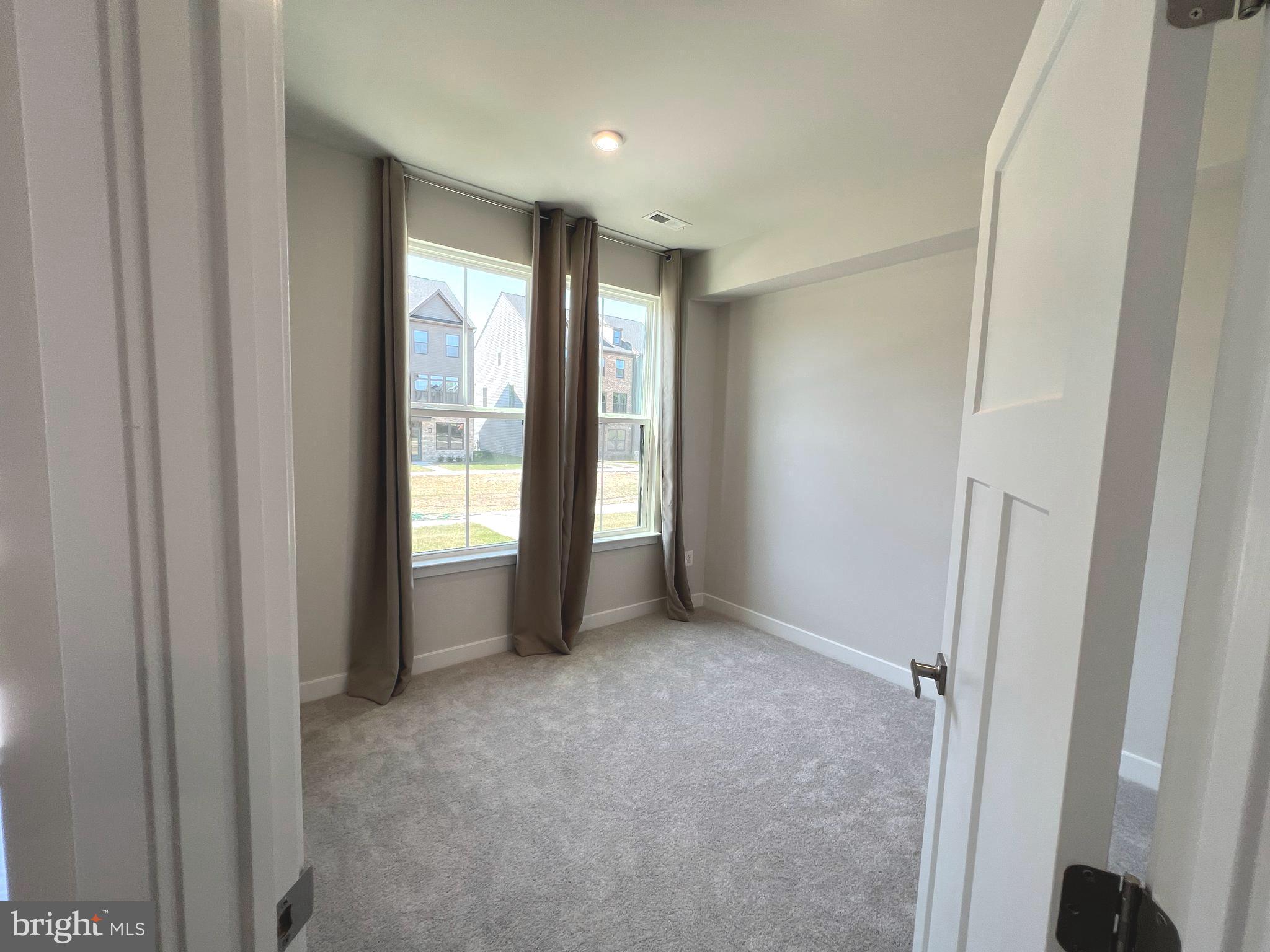 TANYARD SHORES - Residential Lease