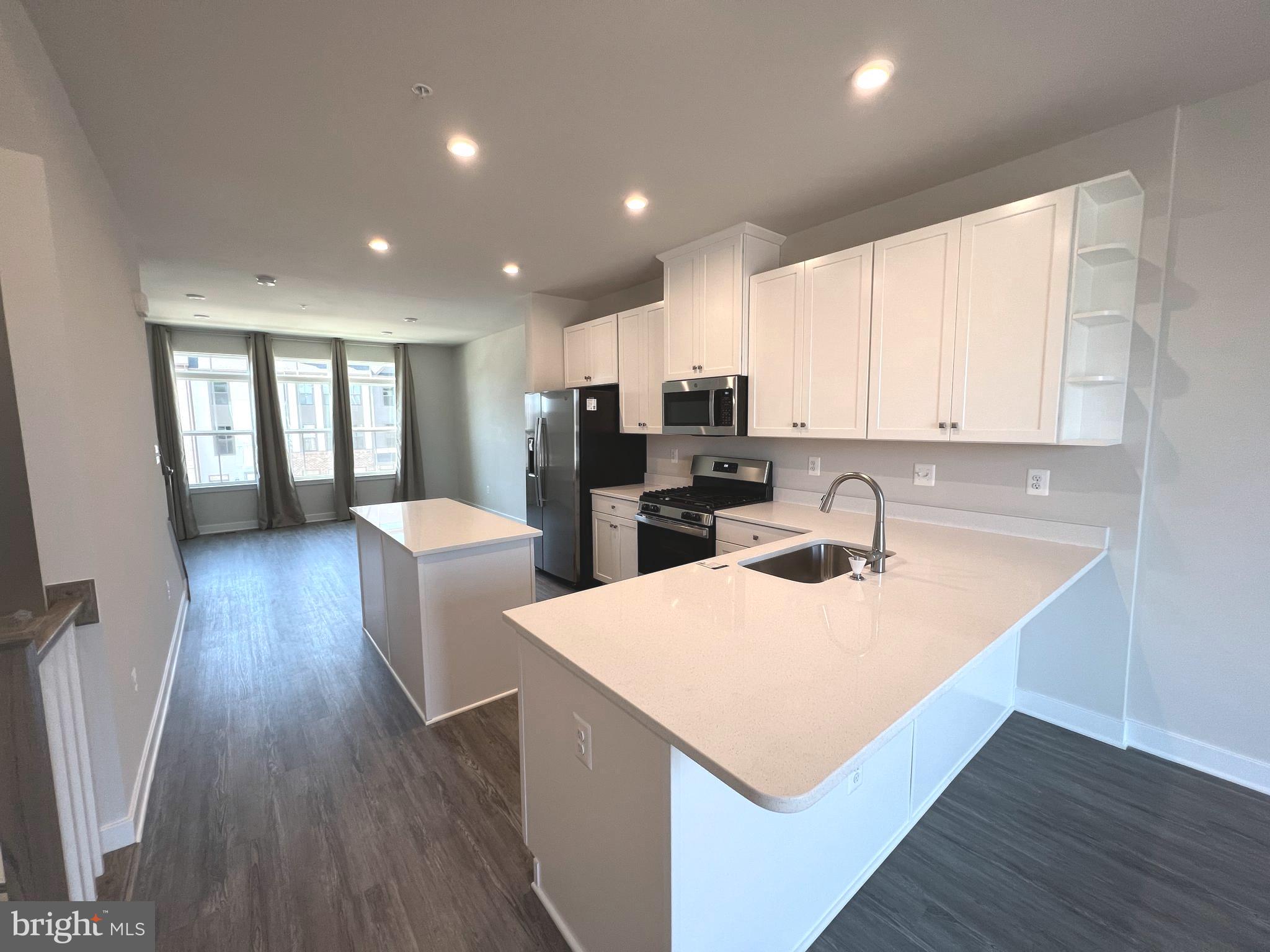TANYARD SHORES - Residential Lease