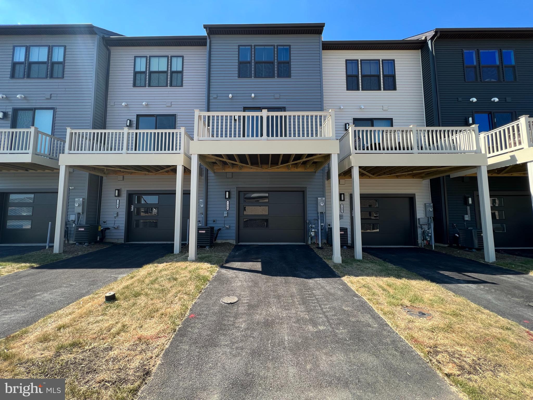 TANYARD SHORES - Residential Lease