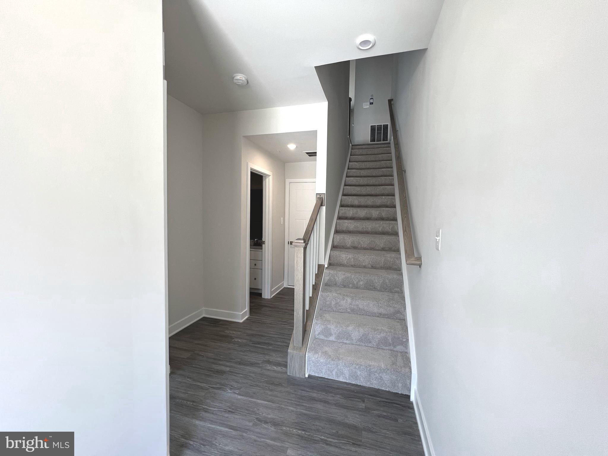 TANYARD SHORES - Residential Lease