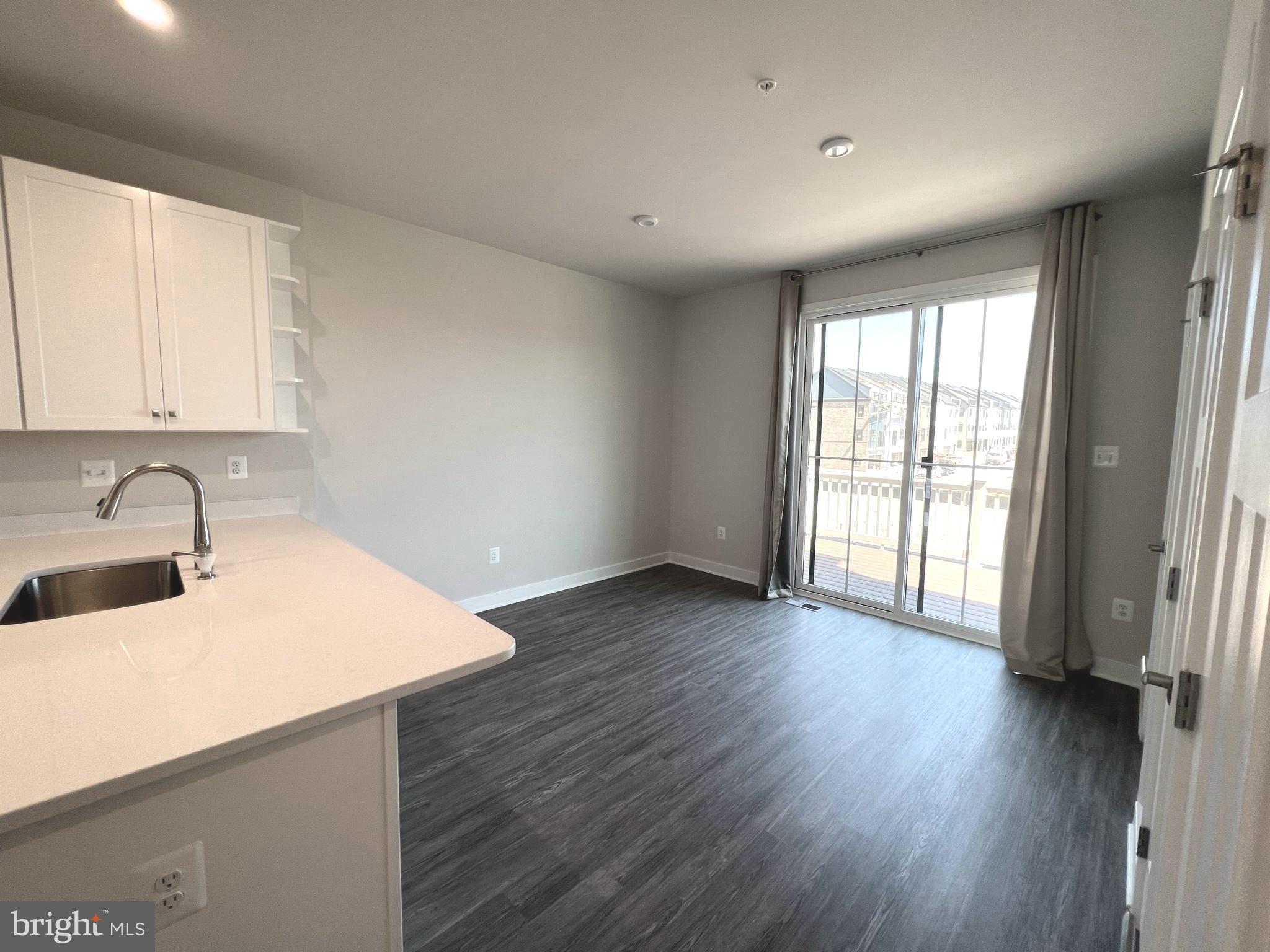TANYARD SHORES - Residential Lease