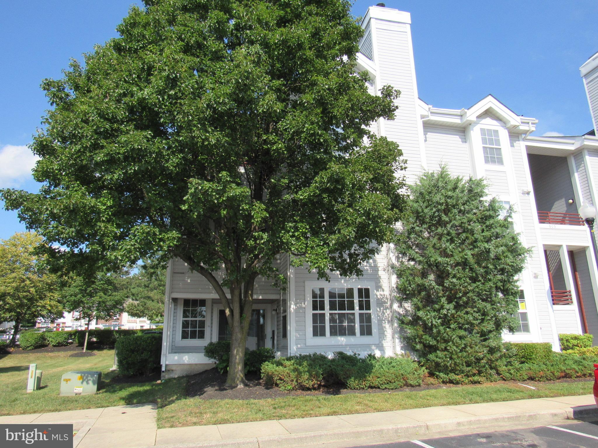 Fabulous first floor unit with open floor plan. Updated throughout - new carpet, paint, stainless appliances. Large living room with fireplace. Separate dining room. Den/office. Spacious master bedroom with full bath and walk in closet. Great location. Close to Fort Meade, NSA, transportation, schools and shopping. Easy access to major routes. This is a Fannie Mae Homepath Property.
