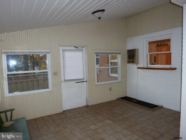 COLONIAL HEIGHTS - Residential