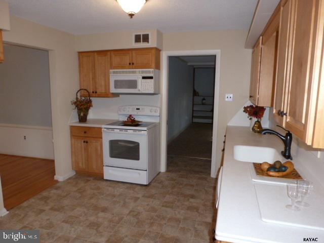 COLONIAL HEIGHTS - Residential