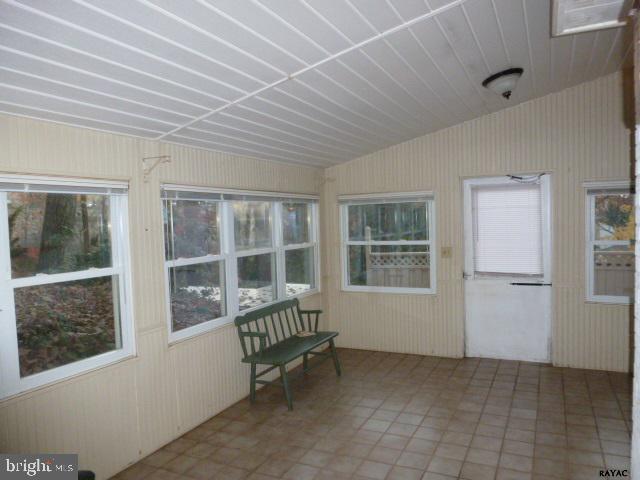 COLONIAL HEIGHTS - Residential