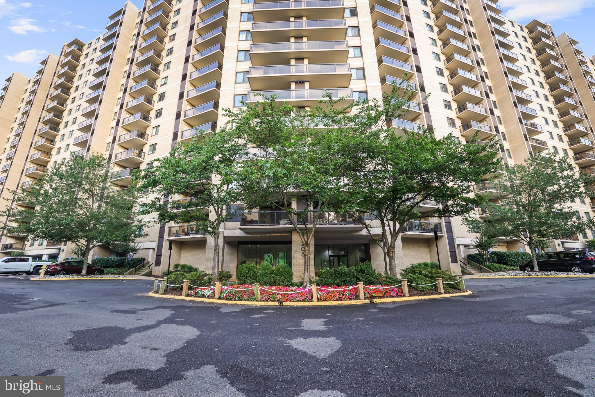 205 YOAKUM PARKWAY 1712